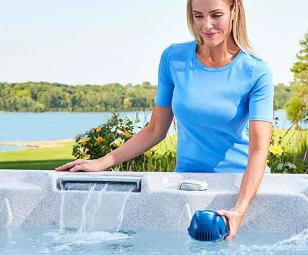 FROG @ease® Floating Chlorine System 4 FROG @ease® Floating Chlorine System - Image 2