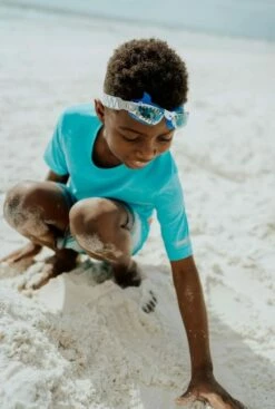 Jawsome Small Bite Swim Goggles 7 Jawsome Small Bite Swim Goggles -swimming pool supplies shop bling2o jawsome small bite swim goggles lifestyle